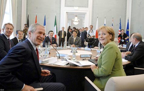 http://www.klimaforschung.net/greenpeace/G8-sitzung.jpg